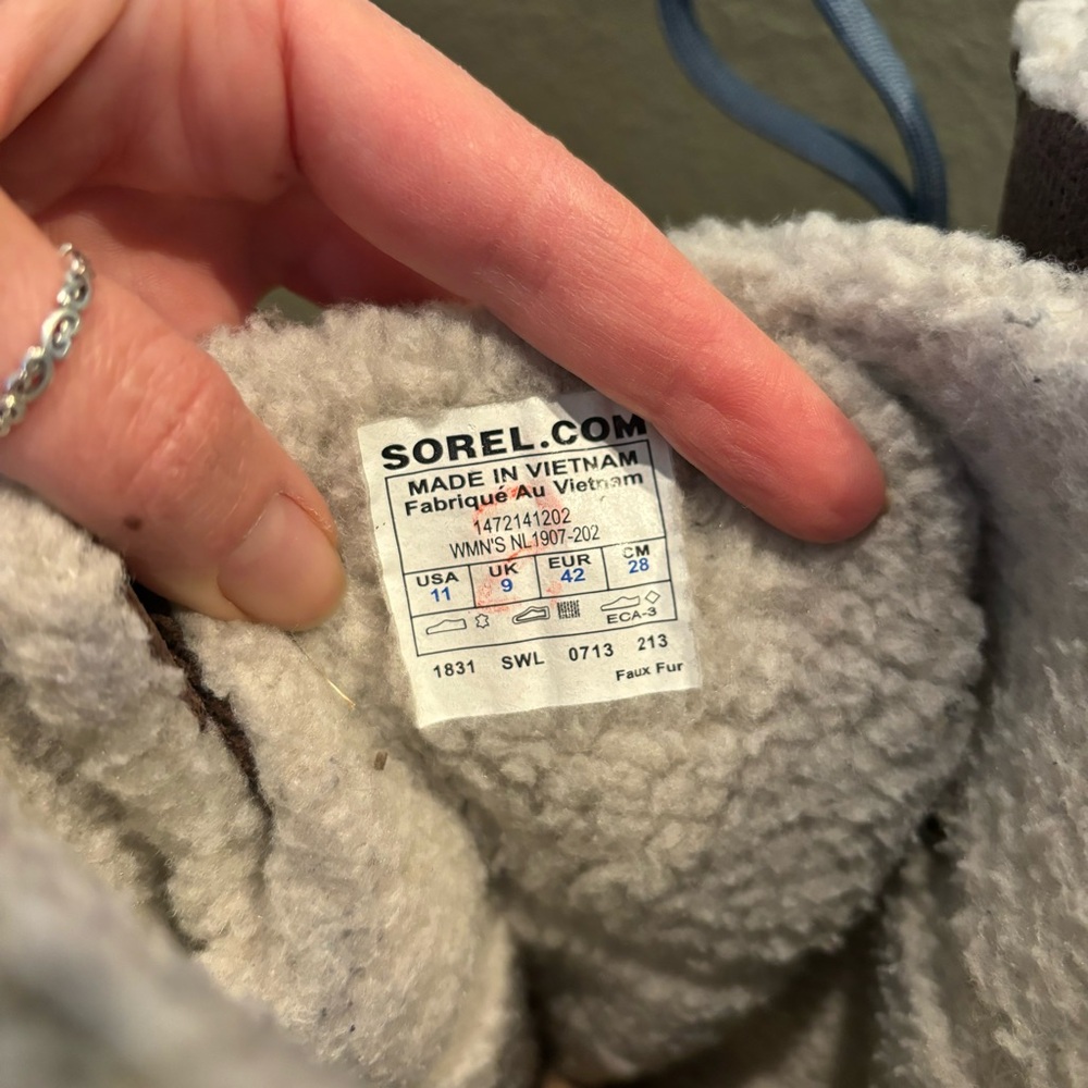 Sorel Women's Tivoli High Brown & Black Lace-Up Winter Boots - Picture 13 of 15